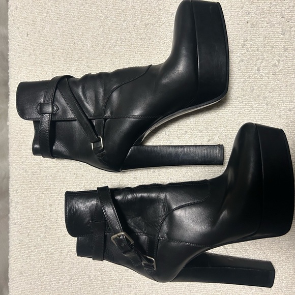 YSL Authentic  boot - Picture 13 of 13